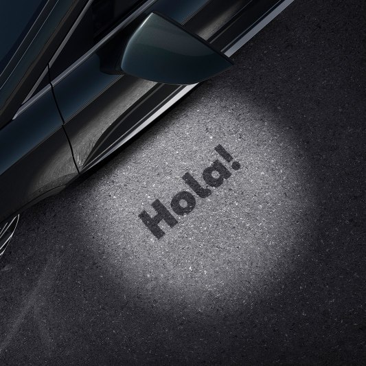   SEAT Ateca SUV detailed view of hola-hola light