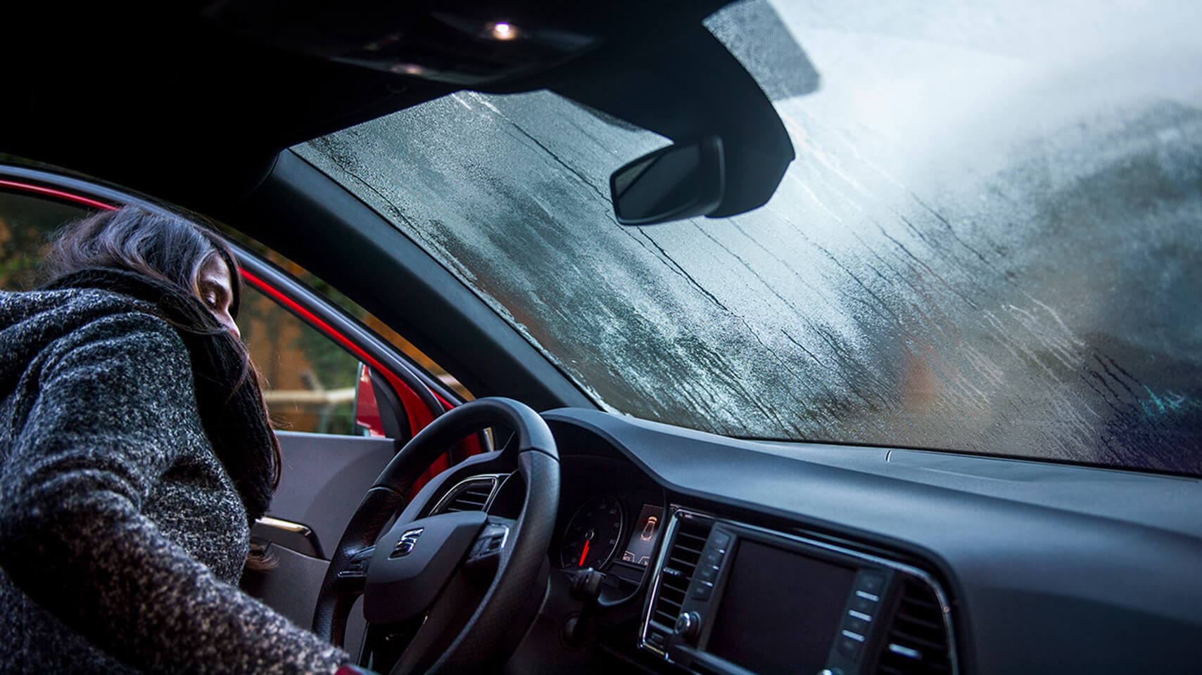 How to demist a car windscreen Defog car window SEAT UK