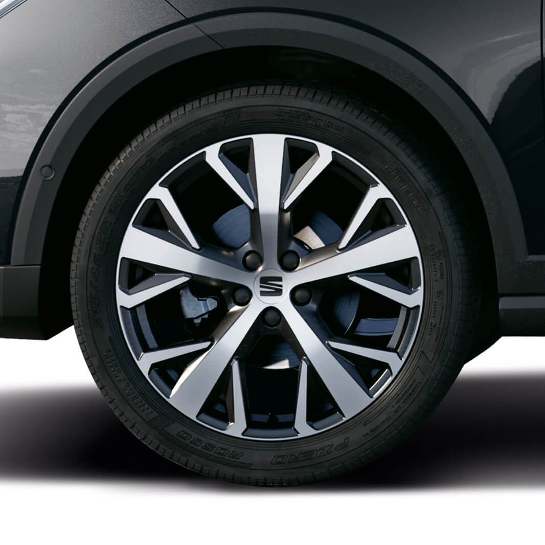 SEAT Arona in Dark Camouflage colour with 18″ Machined Alloy wheels 