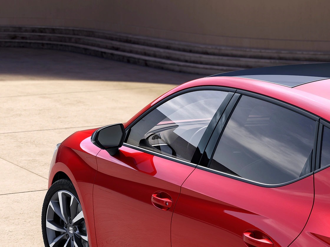 Emergency Assist in the seat leon hachback, offering new car awards level of safety. This technology used provides impressive value for the car’s driver.