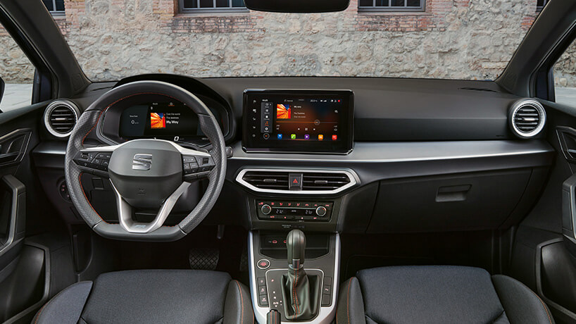 Interior dashboard of a SEAT Arona FR Limited Edition