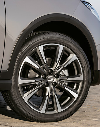 SEAT Arona Cosmo Grey 18" inch alloy wheel