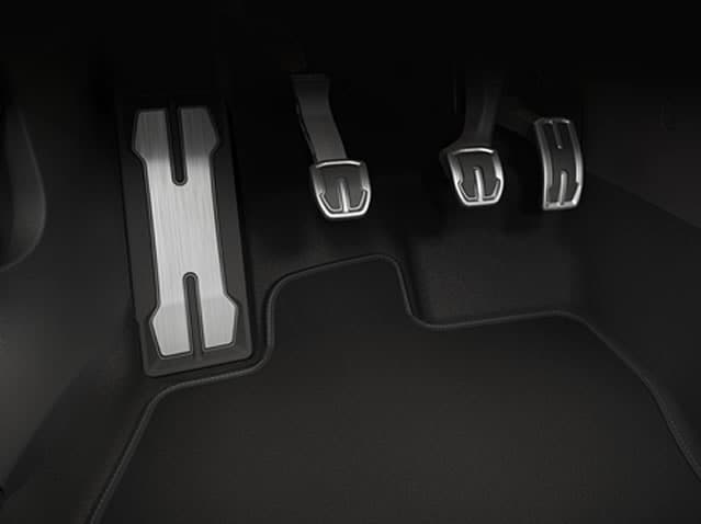 Seat Ibiza close-up of the pedals in aluminium 