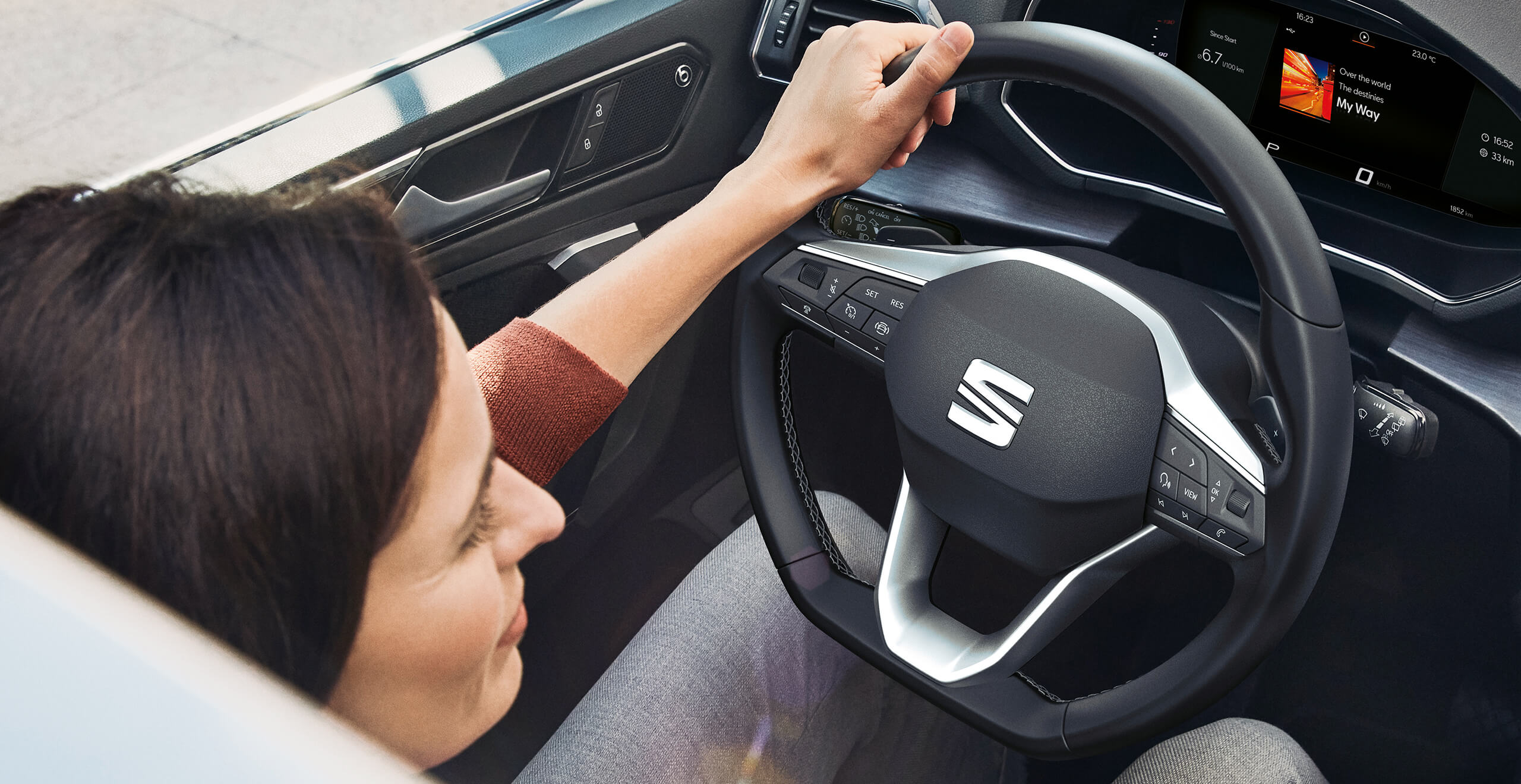 New SEAT Tarraco SUV 7 seater Digital Cockpit close up LED indicators Beats Audio sat nav with Full Link