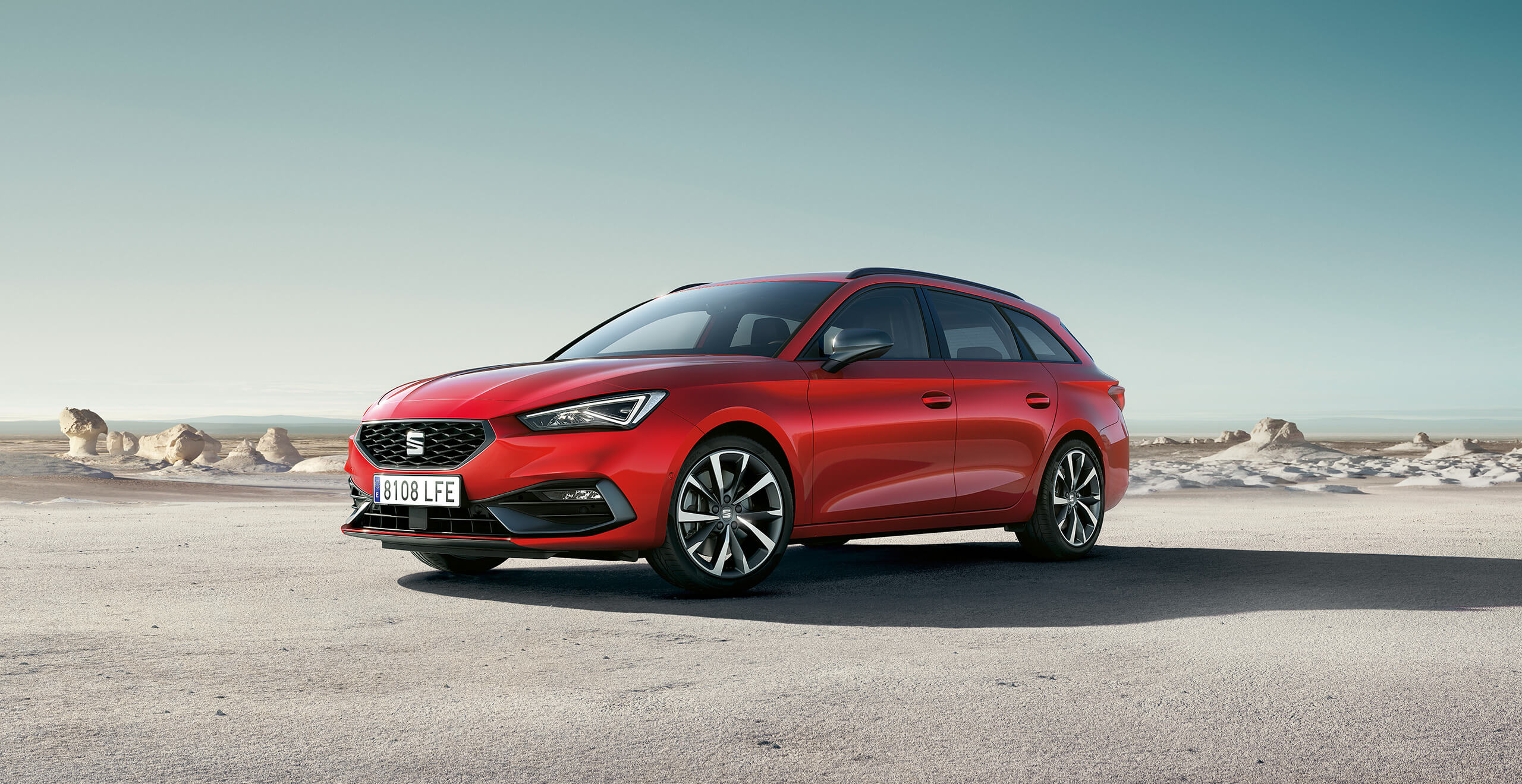 A SEAT Leon Estate FR e-HYBRID being charged