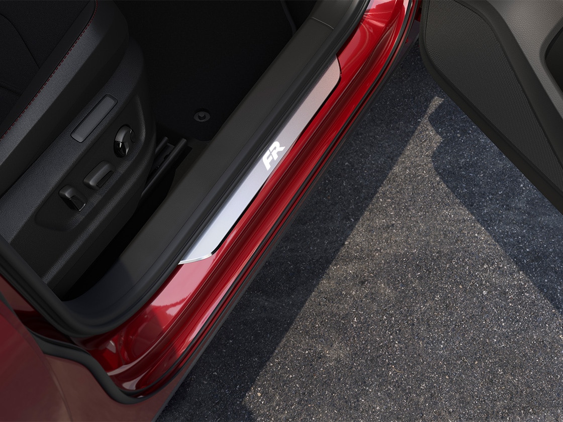 Protective metal doorstep that adds style and personality to the car