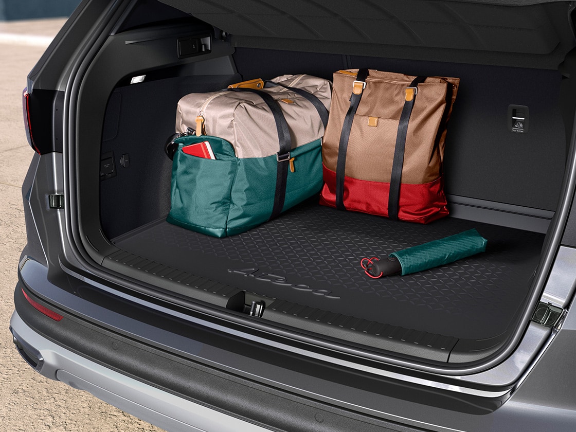 View of the protective boot tray added to the SEAT Ateca