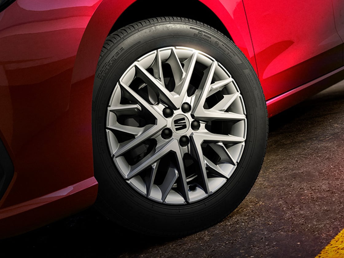 view of SEAT Ibiza’s 16-inch design alloy wheels. 